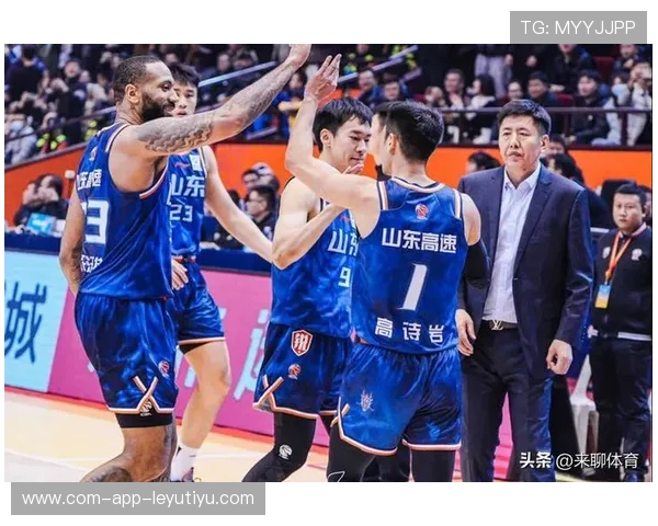 CBA北京后场抢断一条龙直杀篮下，展现王者之风