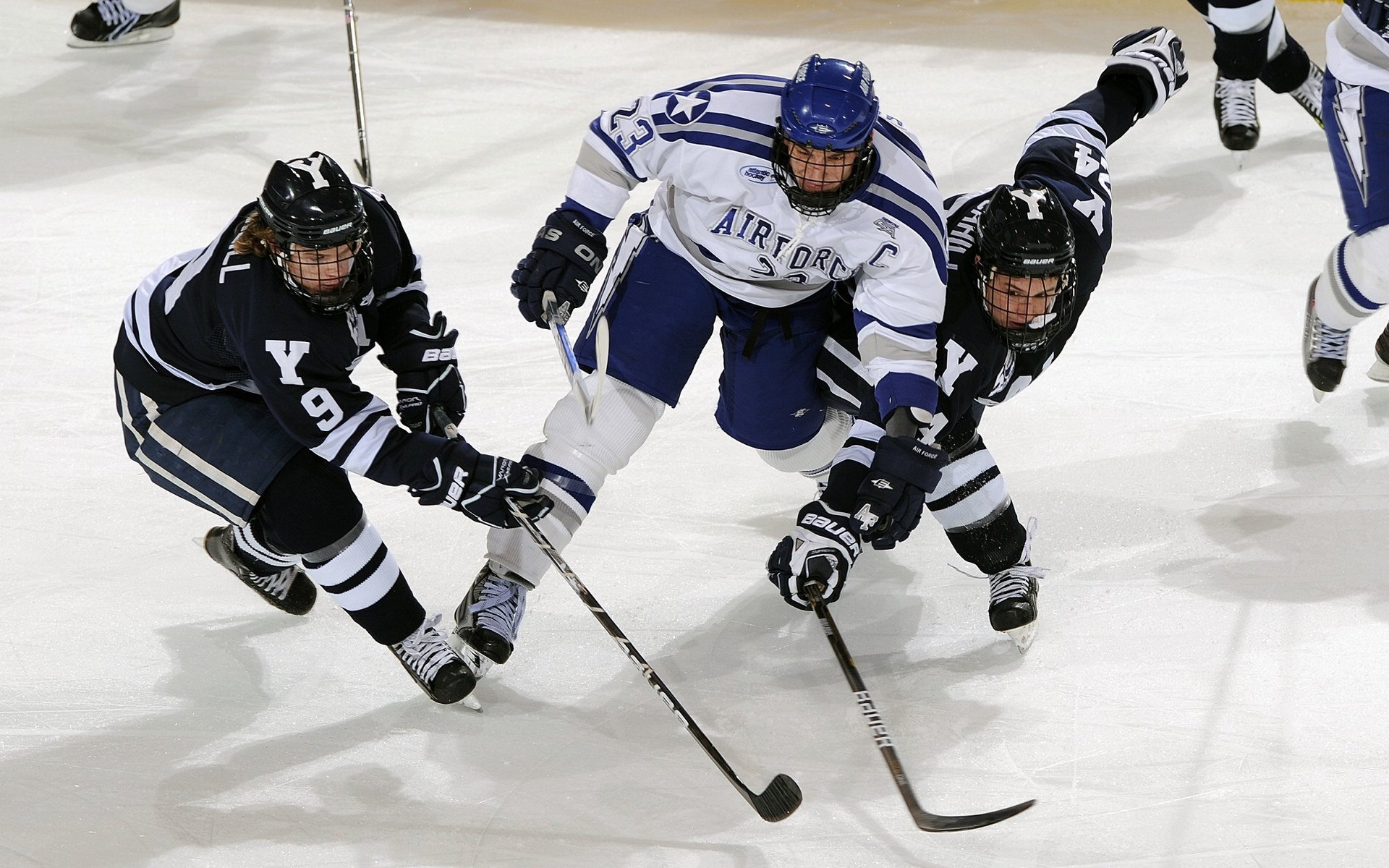 英超巅峰对抗:攻守转换精彩纷呈,英超锋线排名